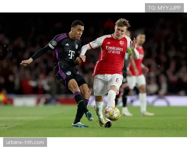 拜仁防守体系漏洞频出,对联赛竞争及稳定性构成持续考验 拜仁防守体系漏洞频出,对联赛竞争及稳定性构成持续考验