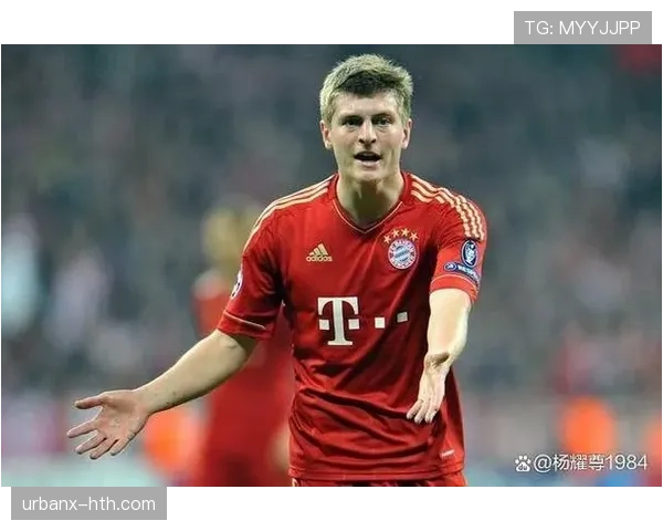 德容vs托尼·克罗斯:传球风格差异与战术适配性分析 德容vs托尼·克罗斯:传球风格差异与战术适配性分析