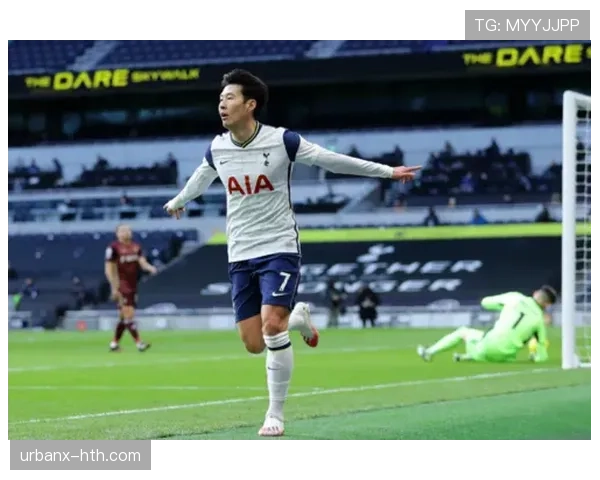 孙兴慜居然穿的球鞋比我买菜钱还多，得有多迷人车里放的香水牌子？